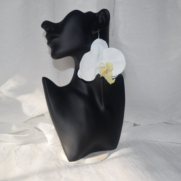 White Phalaenopsis Orchid True Touch Artificial Earrings. - Picture 1 of 10